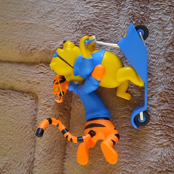 Hallmark Playhouse Disney My Friends Tigger & Pooh Ornament - Picture 4 of 9